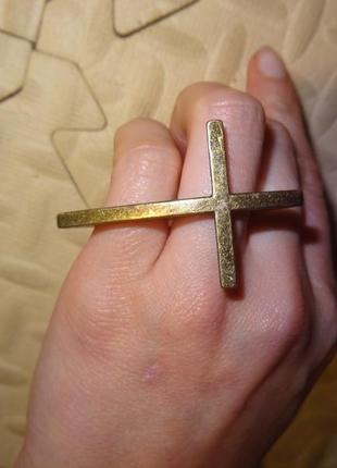 Кольцо-крест-кастет на два пальца