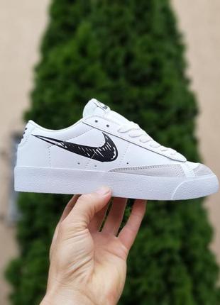 Чоловічі кросівки nike blazer low низькі білі з чорною комою