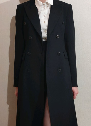 Чорне жіноче пальто
