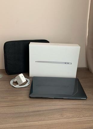MacBook Air 13,3  2020 року