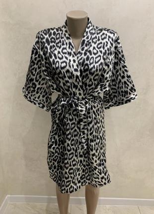 Женский халат с леопардовым принтом с поясом