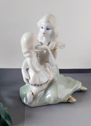 Винтажная фарфоровая статуэтка мама с ребенком румания