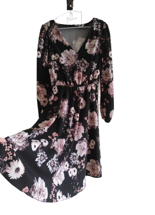 Жіноча сукня чорна сукня з квітковим принтом легка сукня 44 р