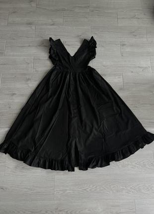 Чёрное нарядное длинное платье в пол.