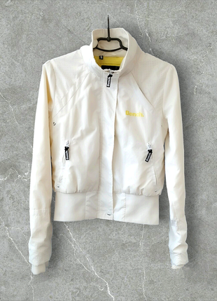 Bench белая куртка на весну укороченая куртка бомпер