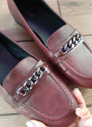 Новые кожаные туфли лоферы