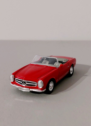 Модель Mercedes Benz 280 SL (1986), 1:42