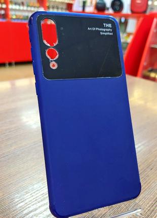 Чехол-накладка на телефон Huawei P20 Pro синего цвета