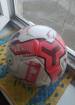 Продам футбольный мяч