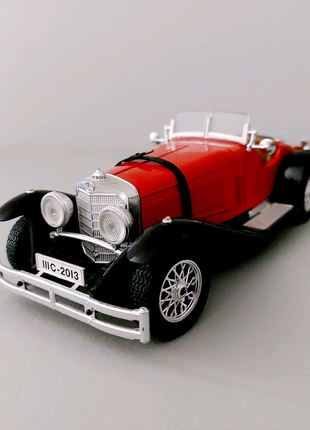 Модель Mercedes Benz SSK (1928), 1:18
