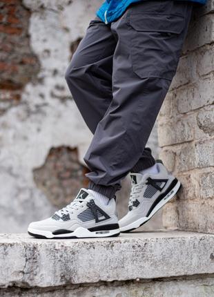 Чоловічі кросівки Nike Air Jordan 4 Retro Grey