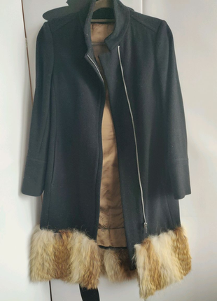 Пальто з хутром лисиці