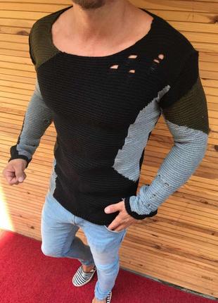 Мужской свитер цветной с порезами Турция