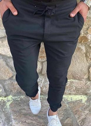 Чоловічі чорні штани на манжетах, Туреччина