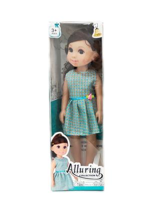 Лялька DIY Toys Шатенка в сукні з блакитною клітинкою 35 см (C...