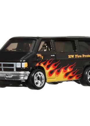 Автомодель Hot Wheels Boulevard Dodge Van (GJT68/HKF15)