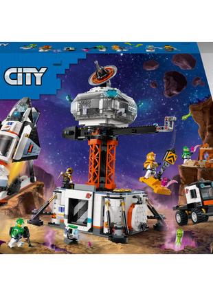 Конструктор LEGO City Космічна база й стартовий майданчик для ...