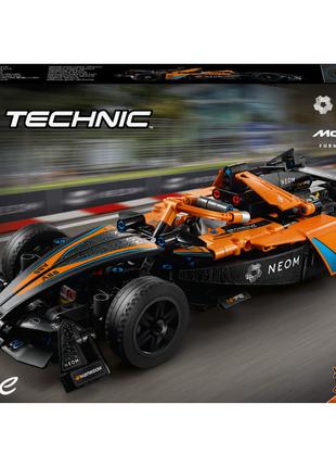 Конструктор LEGO Technic Автомобіль для перегонів NEOM McLaren...