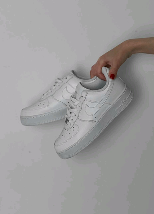 Жіночі кросівки Nike Air Force 1 Low ‘07 White Edition