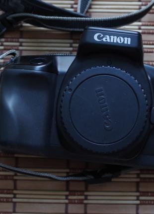 Фотоаппарат Canon EOS 750 с ремнем