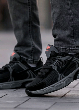 Кросівки Nike Zoom Vomero 5  чорного кольору