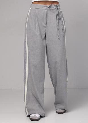 Женские брюки с лампасами на завязке - светло-серый цвет, M