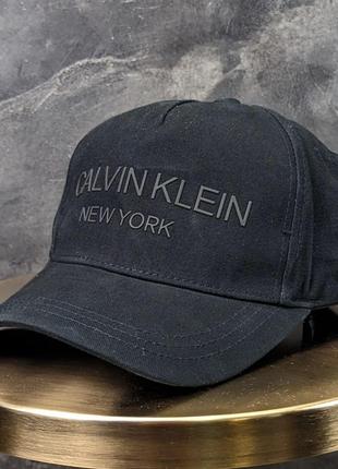 Мужская черная кепка Calvin Klein