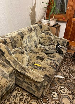 Продам диван та крісло)