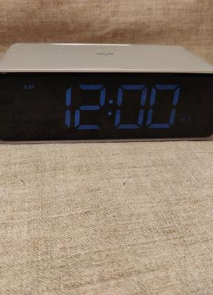 Цифровий настільний будильник годинник