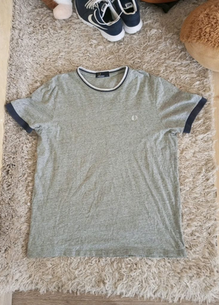 Продам фудболку Fred Perry