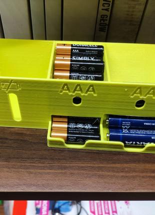 Дозатор-органайзер батареек (ААА,АА) с отсеком для отработавших.