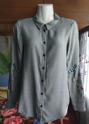 Нарядная,стильная блуза с вышивкой на рукавах 44 р-h&m