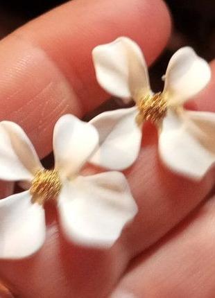 Клипсы (без прокола) серьги Корея белые орхидеи цветы