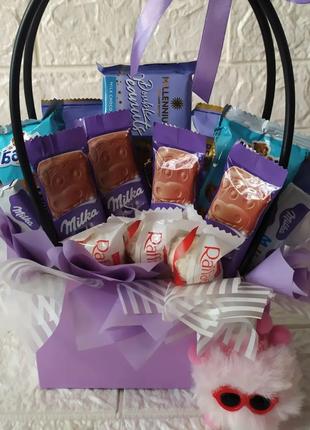 Подарунковий набір із солодощів для дівчини Т-24