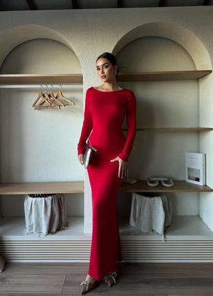 Элегантное макси платье с открытой спиной вискоза красный