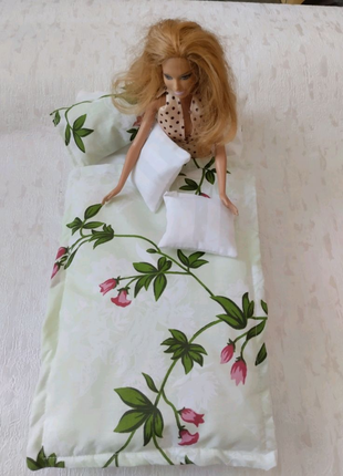 Аксессуары для кукол - набор постельного белья  в кукольный домик