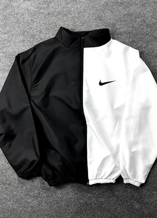 Мужская черно-белая ветровка Nike