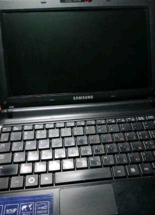 Ноутбук SamsungWindows 7 original
160/2гб памяти