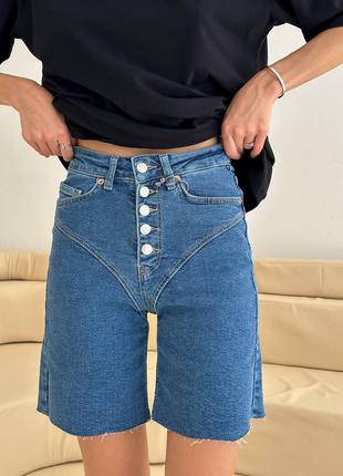 Женские джинсовые шорты цвет синий р.29 452679