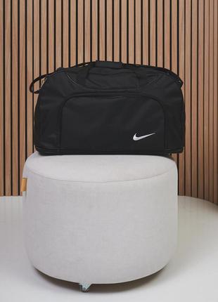 Дорожня сумка чорна Nike біле лого (мал.)