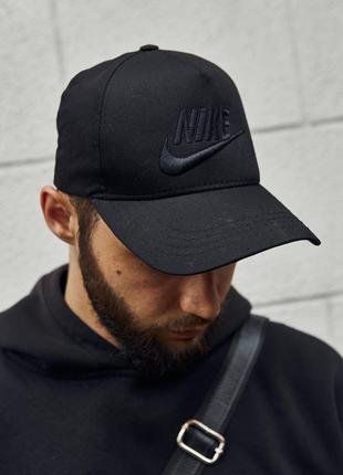 Кепка Nike чорна / чорне лого і напис