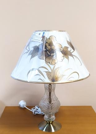 Настольная лампа с абажуром   IZI