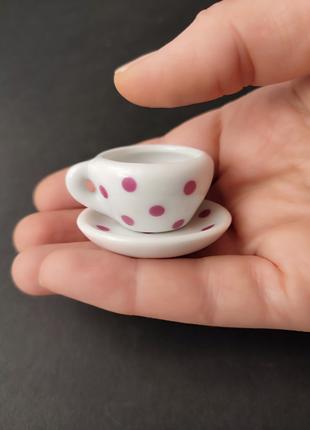 Коллекційна фарфорова мініатюрна декоративна чашечка з блюдцем