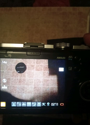 Цифровой фотоаппарат Samsung nx 100