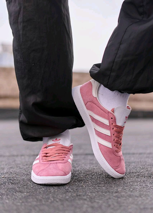 Жіночі кросівки Adidas Gazelle Pink