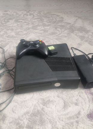 Xbox 360 Slim 250 gb , Freeboot