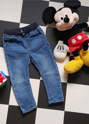 Стильні модні джинси