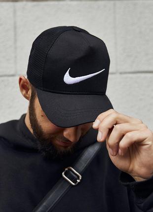 Кепка Nike чорна з сіткою (біле лого)