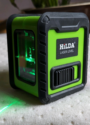 Лазерный уровень HILDA ( зелёный, вертикальный и горизонтальный).