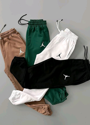 Чудові та теплі штани від Nike чоловічі